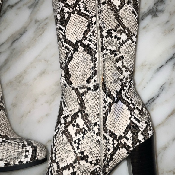 Kenneth COLE New York Justin Snake Skin Print Round Toe Block Heel Dress Boots - Picture 11 of 13
